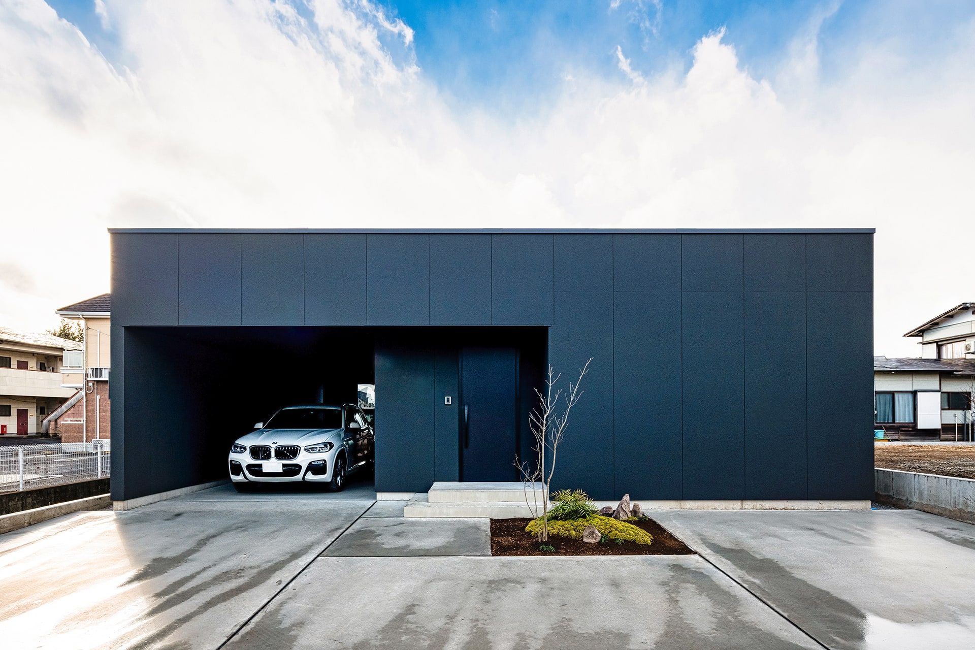 ガレージのある平屋